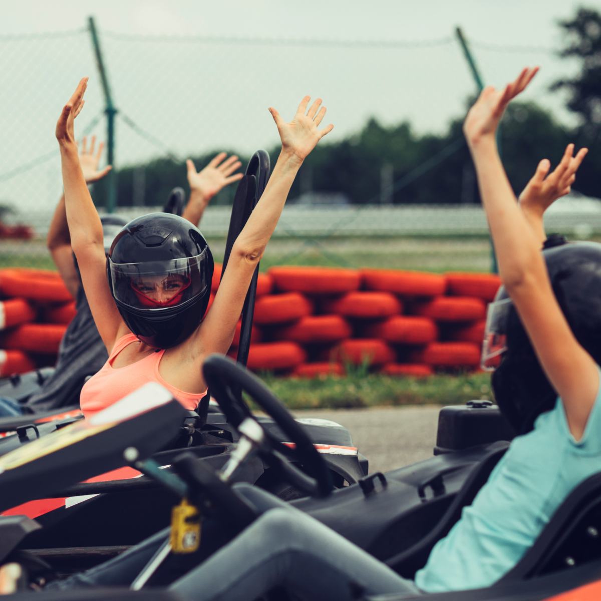 Karting en Alicante para Despedidas de Soltero/a - Vive la Velocidad y la Competición